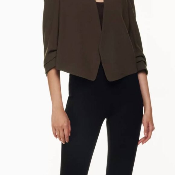 Aritzia Babaton Power Blazer Short - Picture 3 of 3